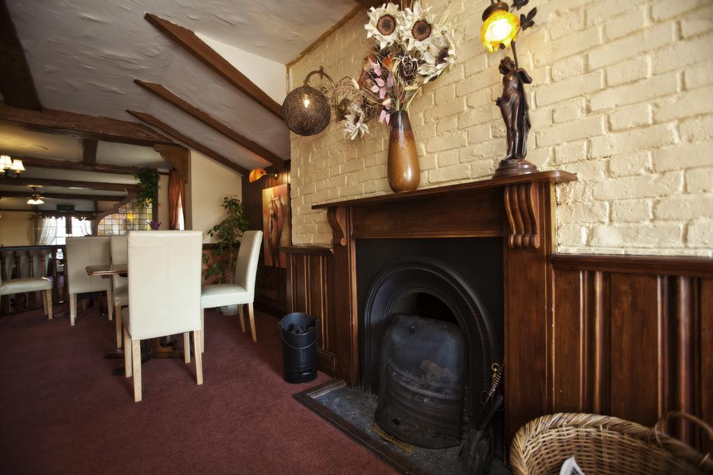 Saint Saviour Longfrie Inn מראה חיצוני תמונה