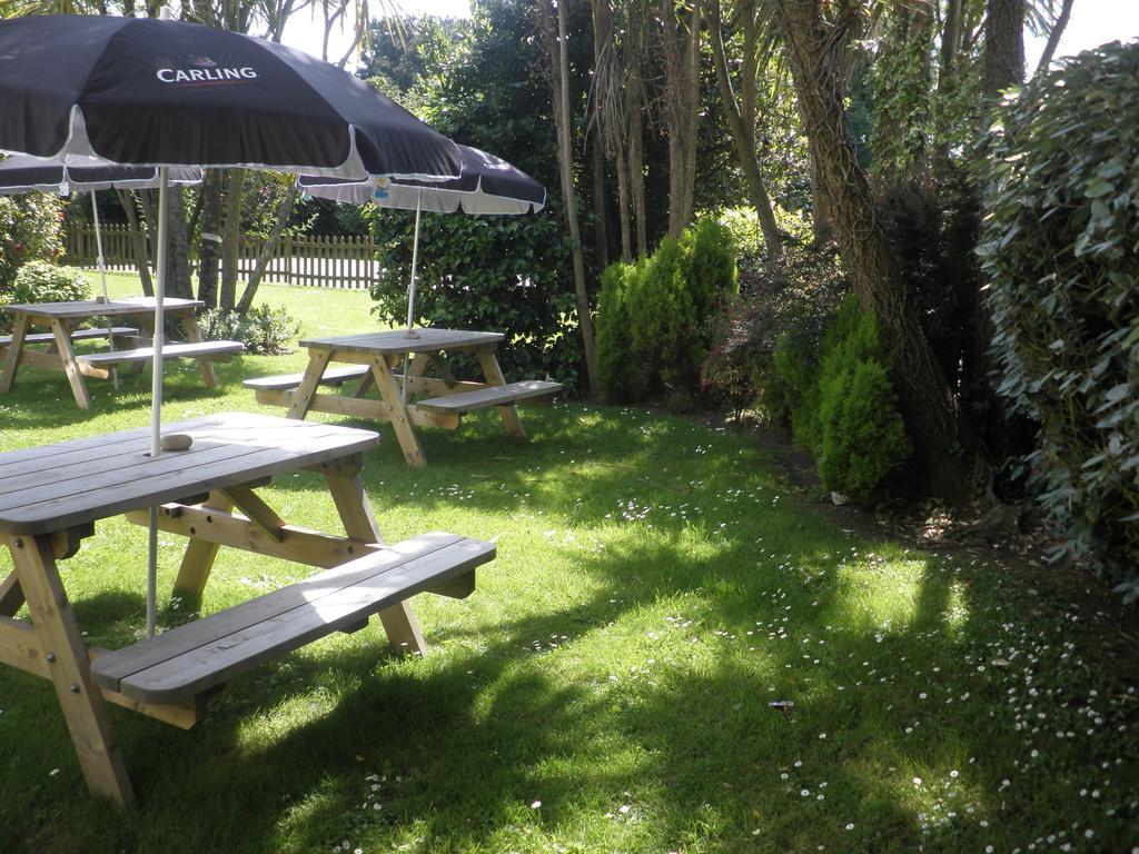 Saint Saviour Longfrie Inn מראה חיצוני תמונה