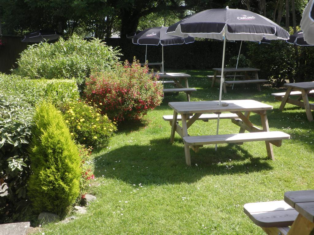Saint Saviour Longfrie Inn מראה חיצוני תמונה
