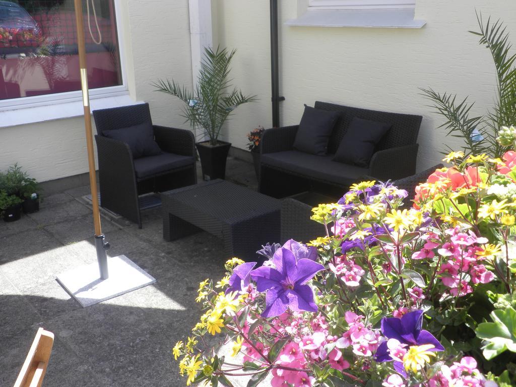 Saint Saviour Longfrie Inn מראה חיצוני תמונה